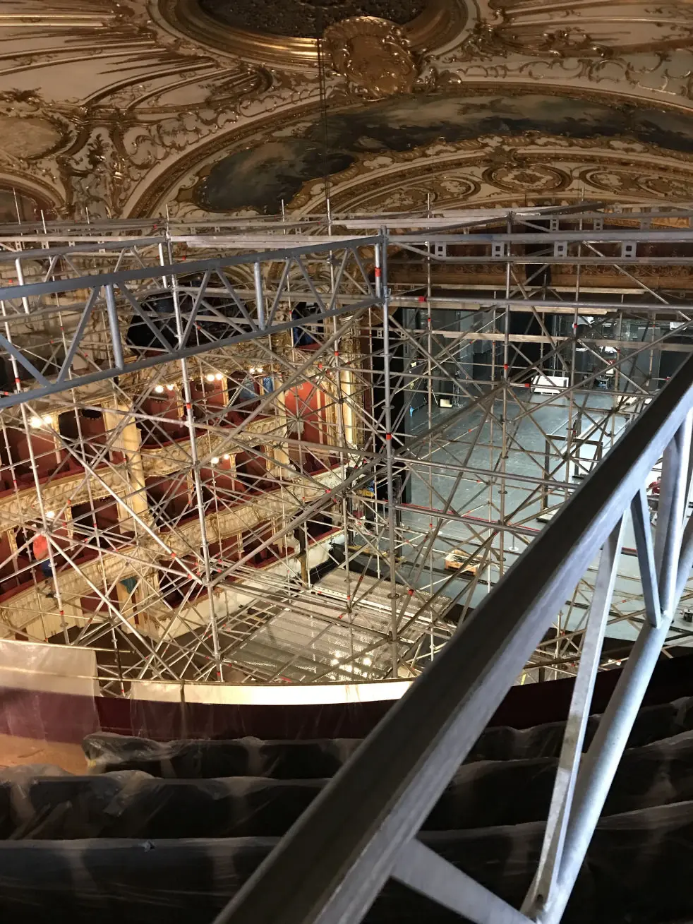 Spezialgerüst im Opernhaus