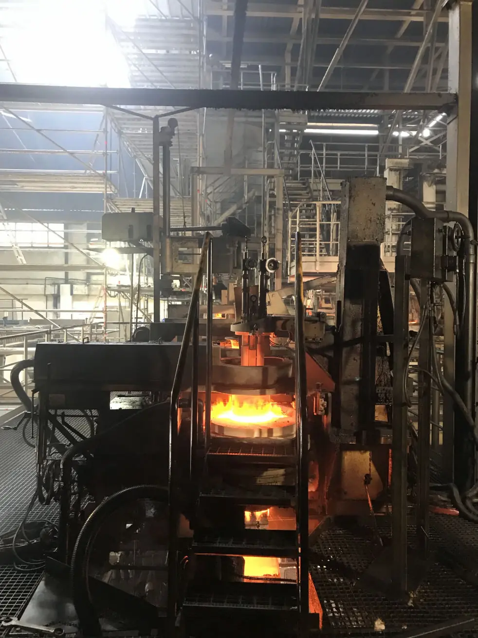 Gerüst in einer Glasfabrik